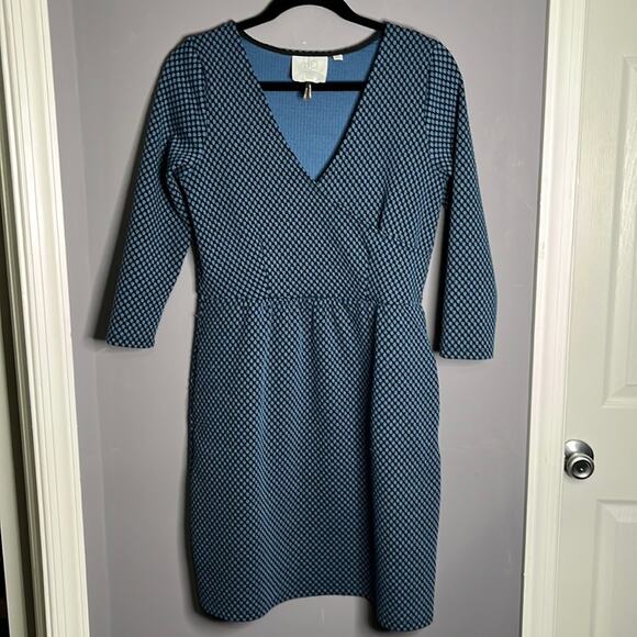 HD in Paris Blue and Black Wrap Dress With 3/4 Length Sleeves Size Small - Picture 7 of 7